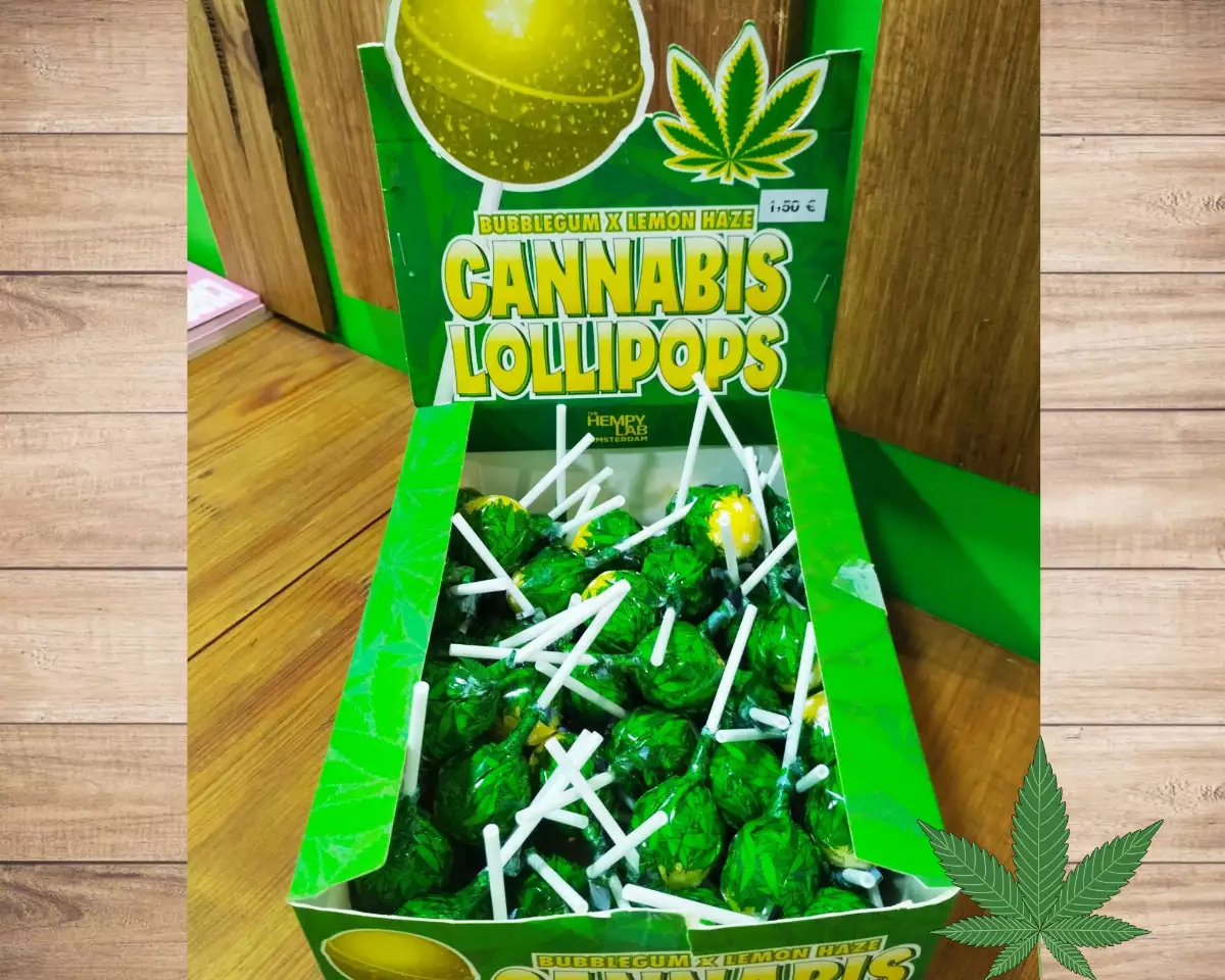 Sucettes Strawberry Banana Kush / Lemon Haze